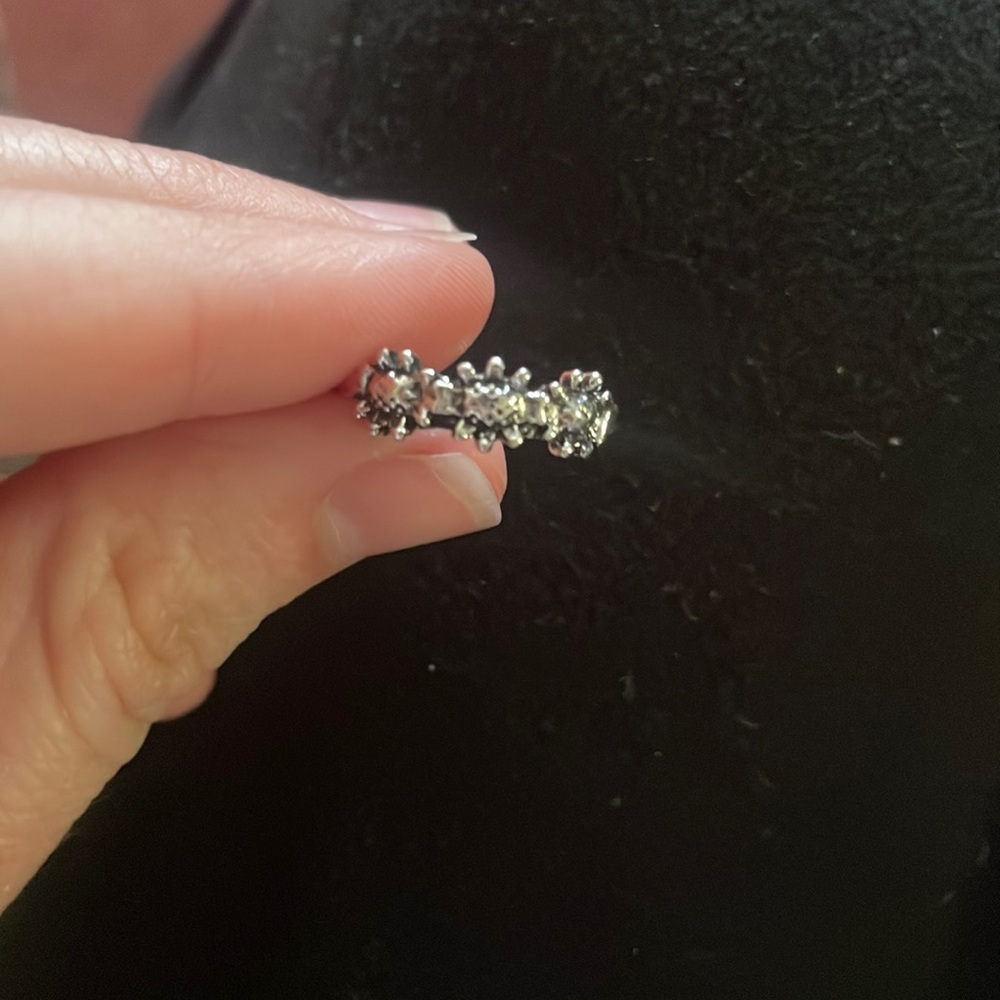 Silver flower ring